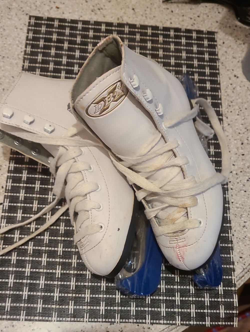 DBX Kids White Ice Skates Size 1
